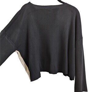 Women's Black Crewneck Long Sleeve Boxy Cropped Sweater Size Medium Emberley